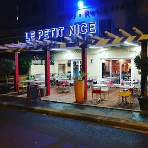 Hotel O Petit, Neuville-sur-Saone
